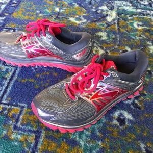 Brooks Glycerin running shoes 6.5 (D) wide